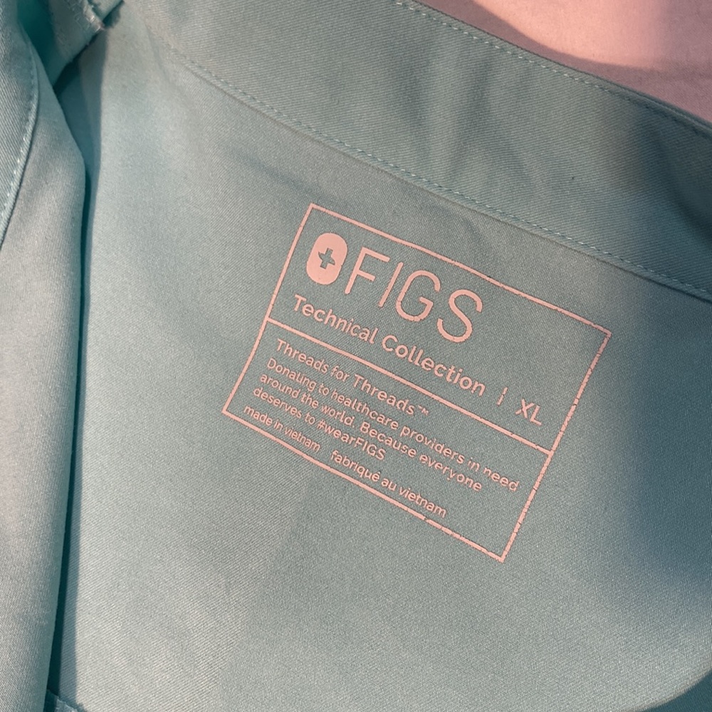 Figs Rafaela Oversized Scrub top - Picture 2 of 4